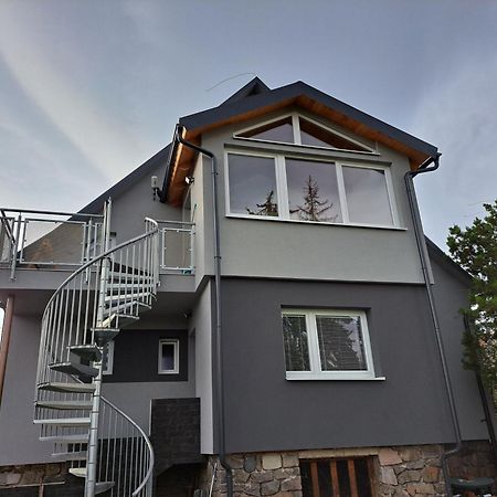 Apartman Nikol Прьевидза Экстерьер фото