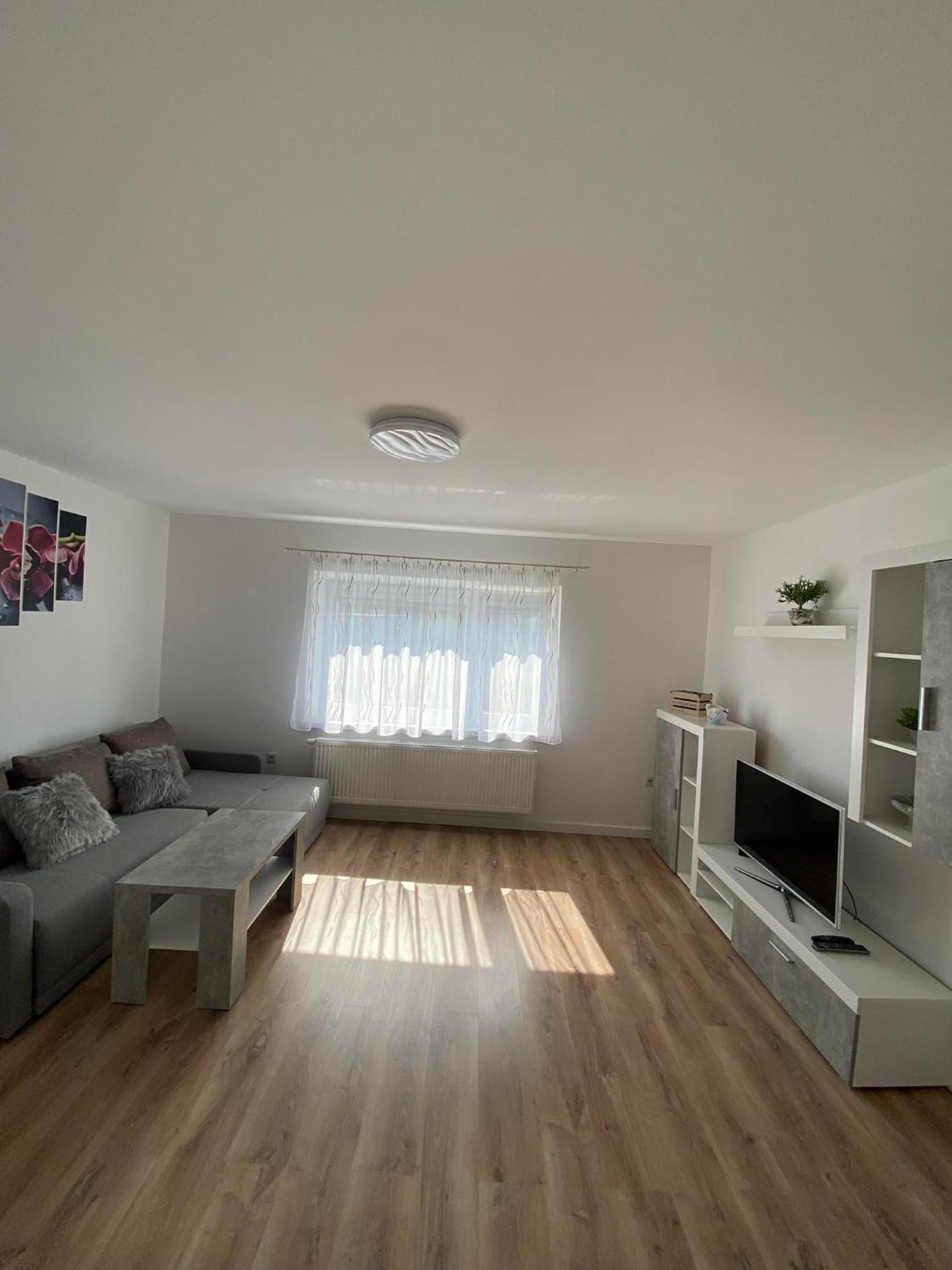 Apartman Nikol Прьевидза Экстерьер фото