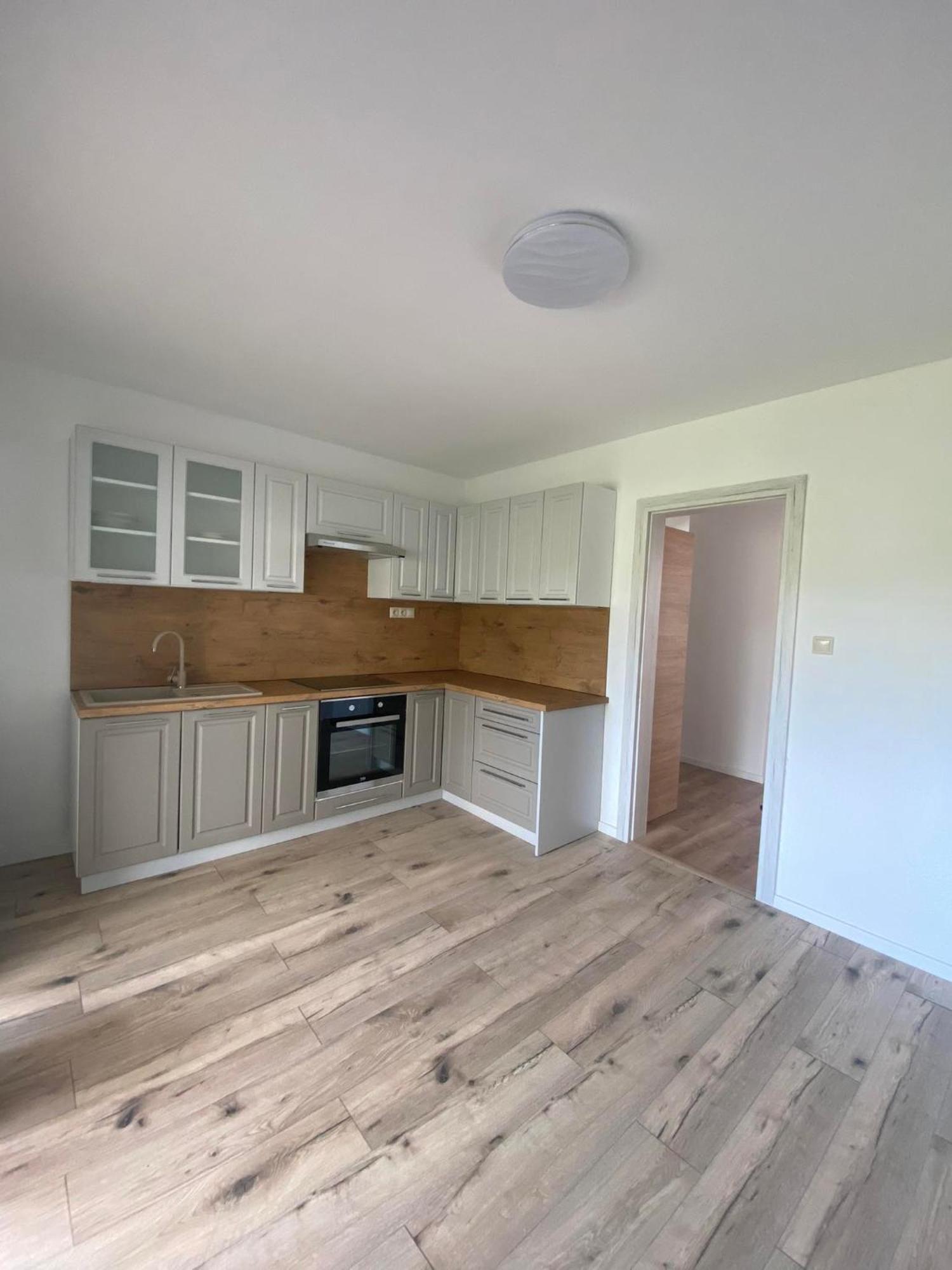 Apartman Nikol Прьевидза Экстерьер фото