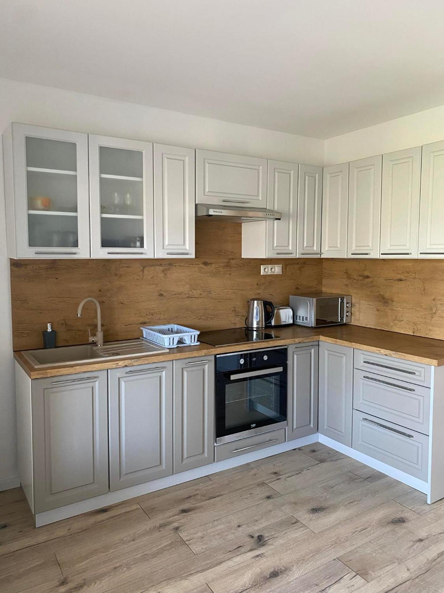 Apartman Nikol Прьевидза Экстерьер фото